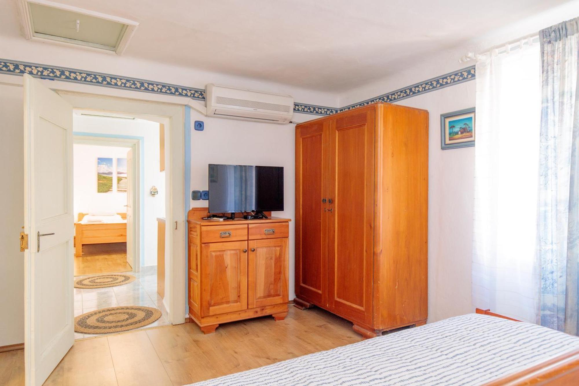 Apartment Villa Marija, Pinezici 克尔克 外观 照片