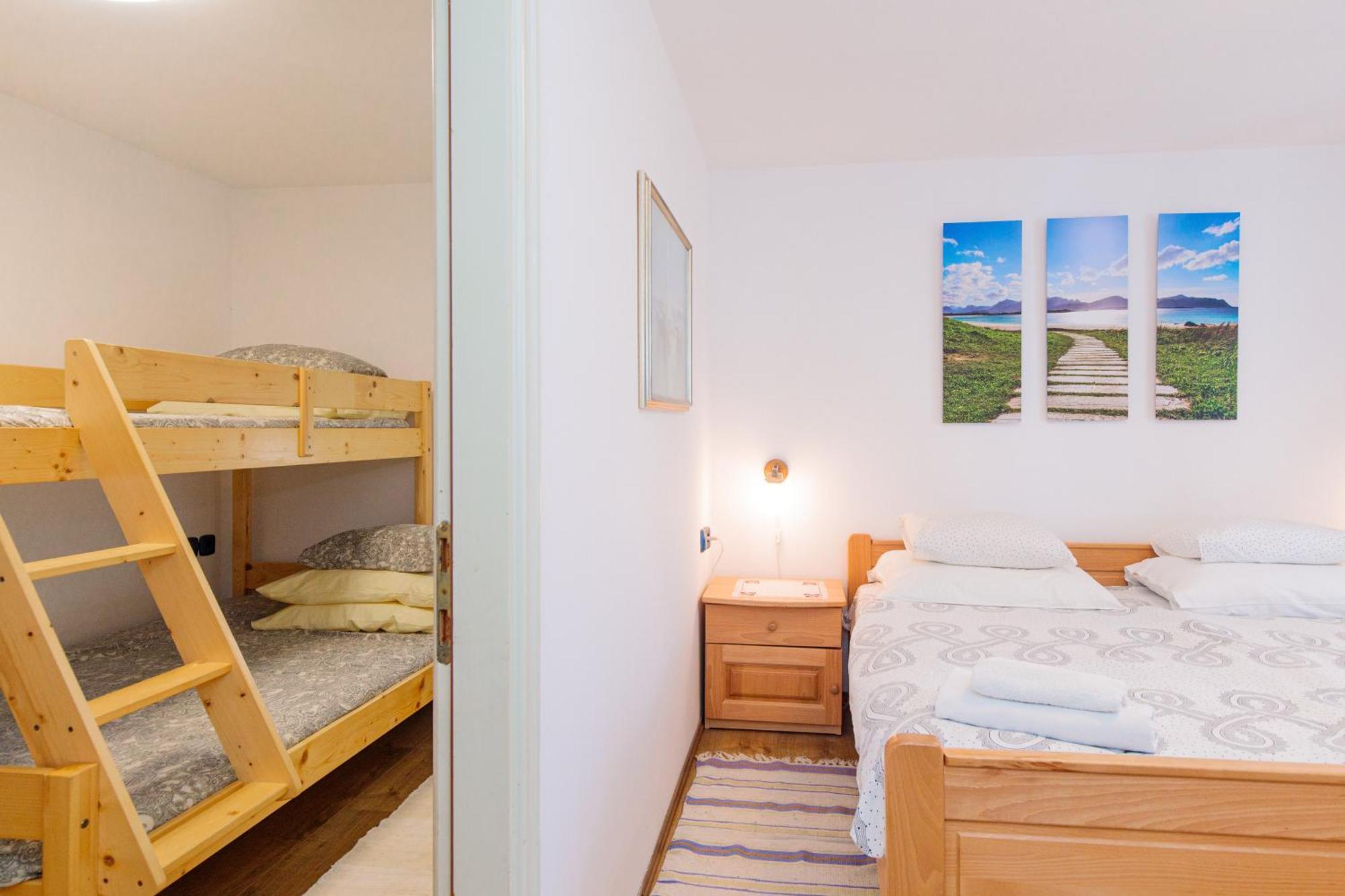 Apartment Villa Marija, Pinezici 克尔克 外观 照片