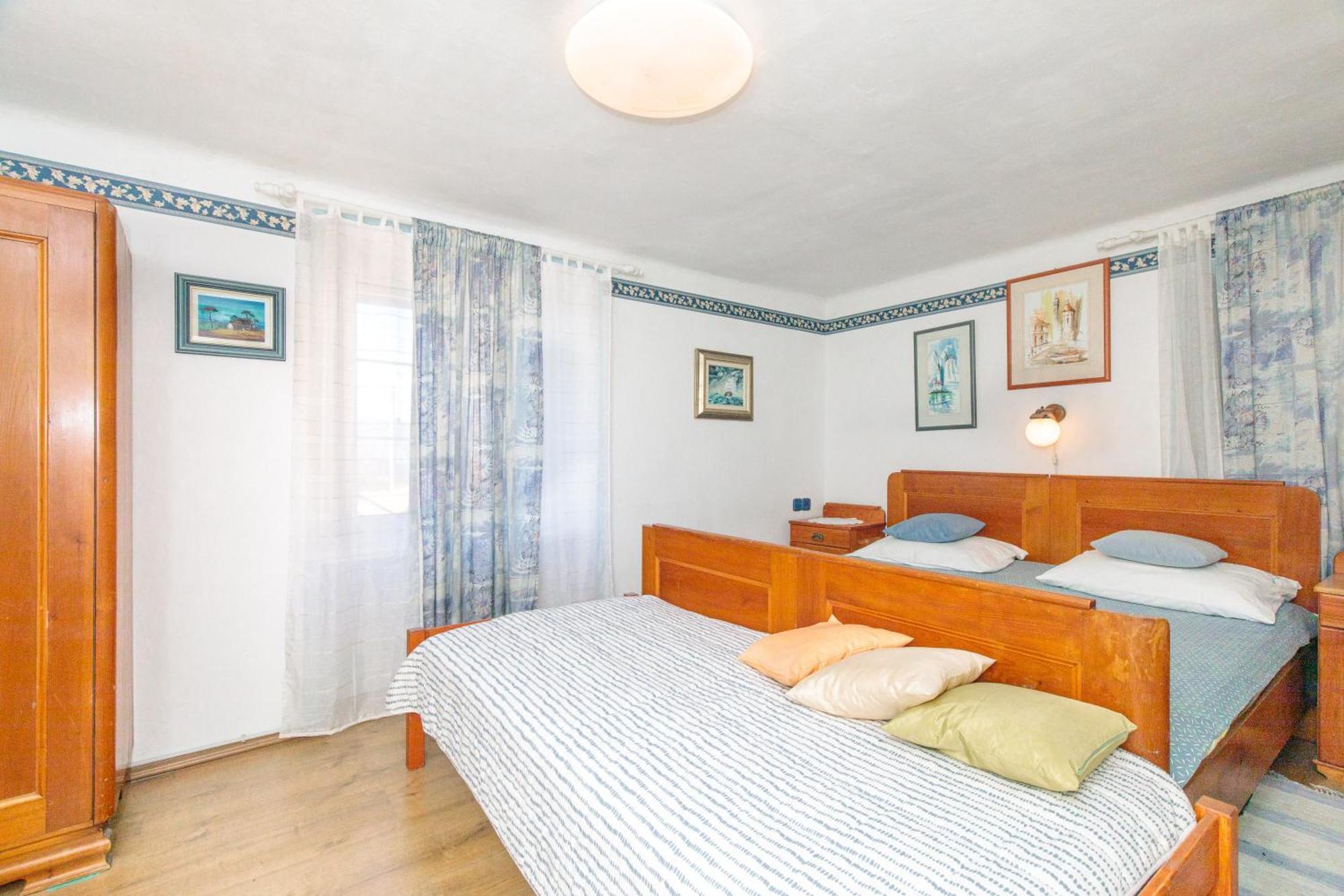 Apartment Villa Marija, Pinezici 克尔克 外观 照片